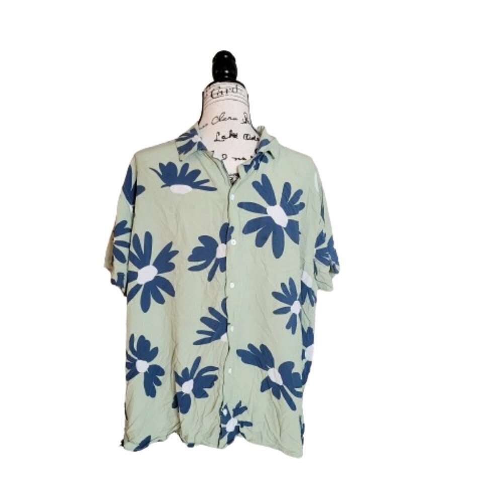 Original Use Boys Hawaiian Button Down Shirt - Size XL